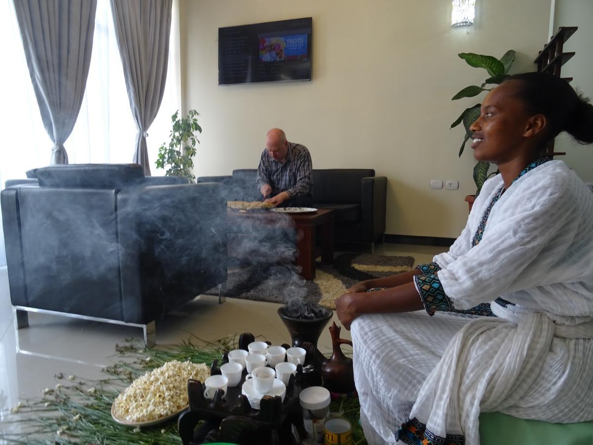 Afro Addis Hotel Apartment Bagian luar foto