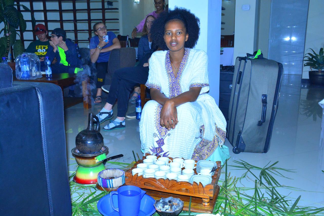 Afro Addis Hotel Apartment Bagian luar foto