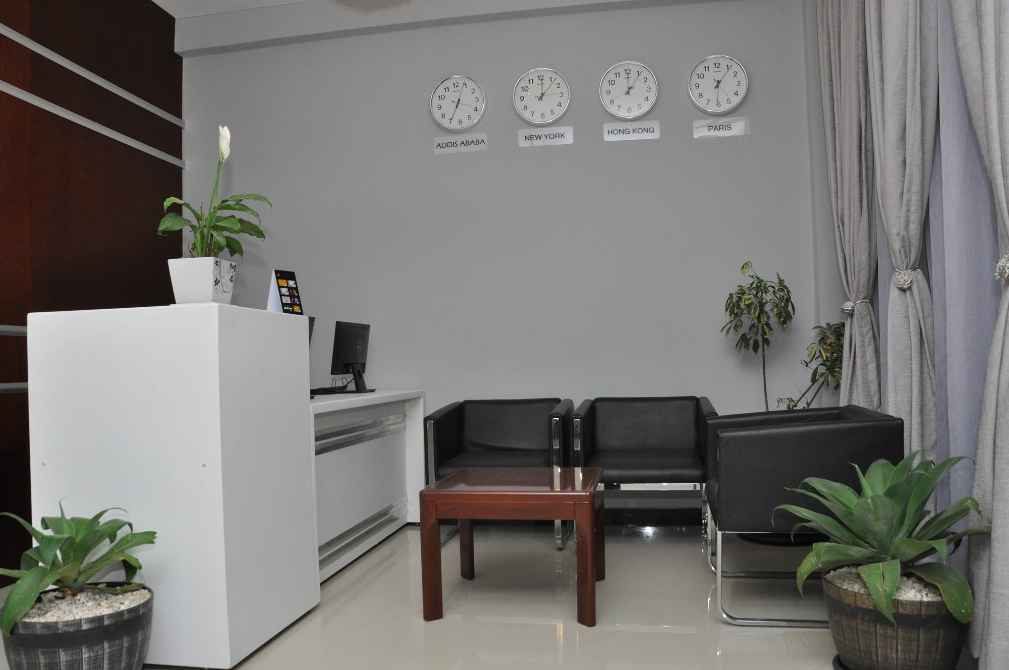 Afro Addis Hotel Apartment Bagian luar foto