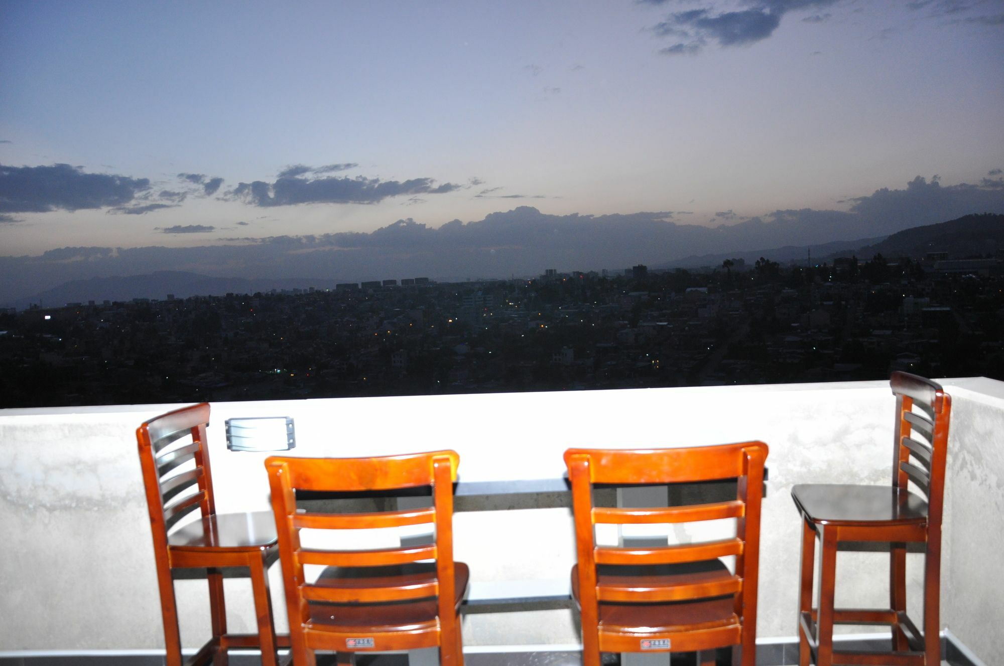 Afro Addis Hotel Apartment Bagian luar foto