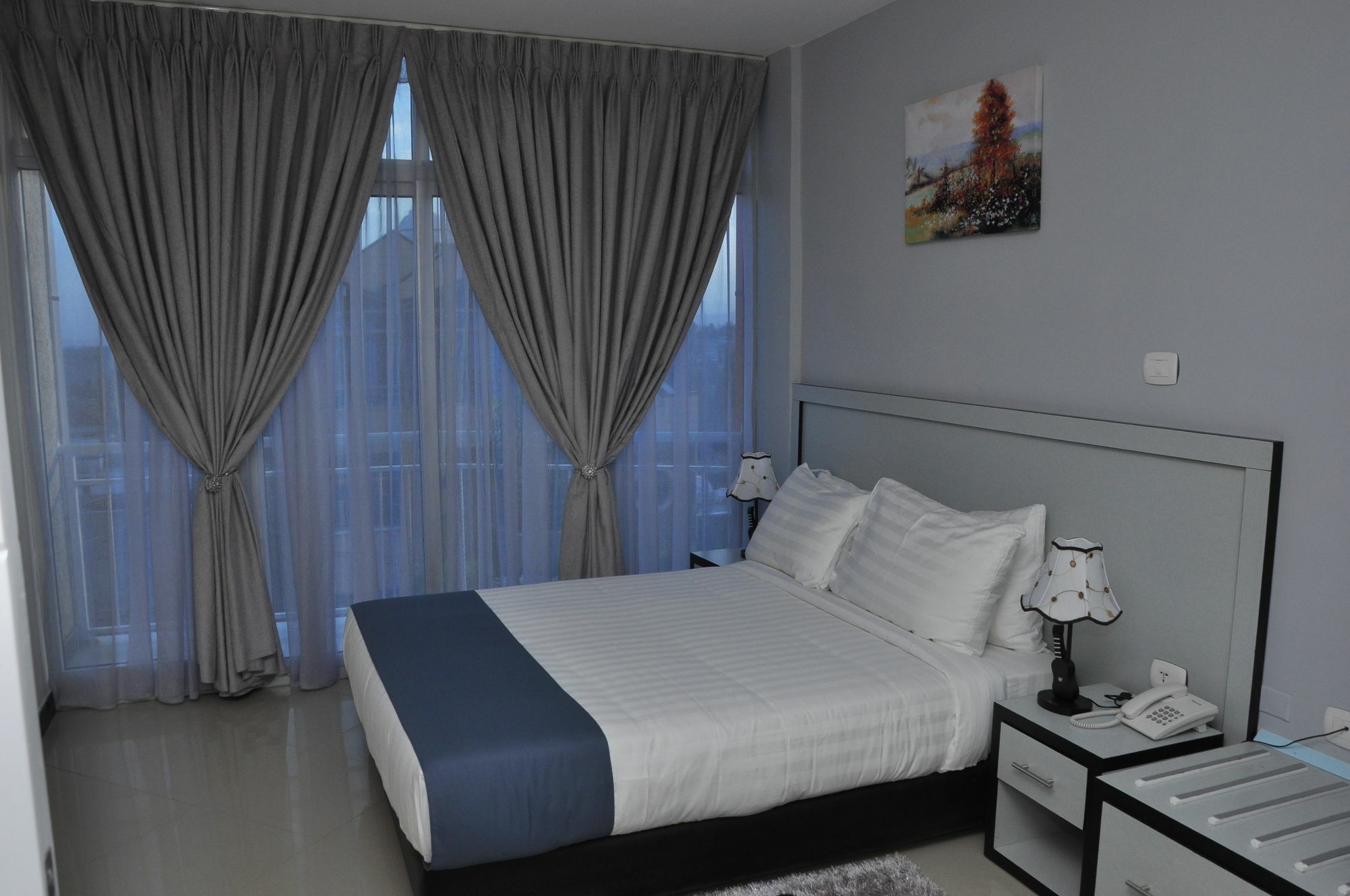 Afro Addis Hotel Apartment Bagian luar foto