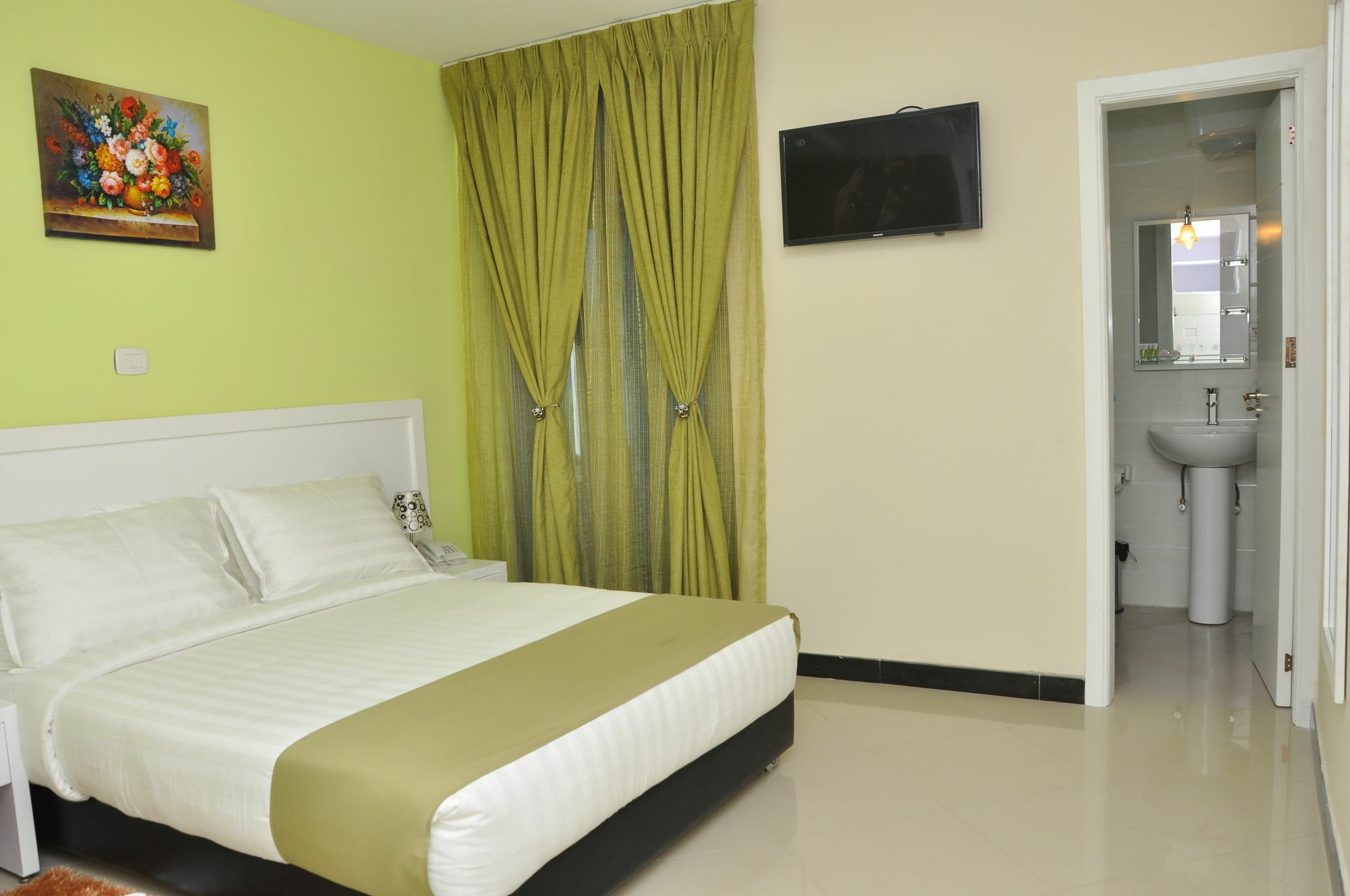 Afro Addis Hotel Apartment Bagian luar foto
