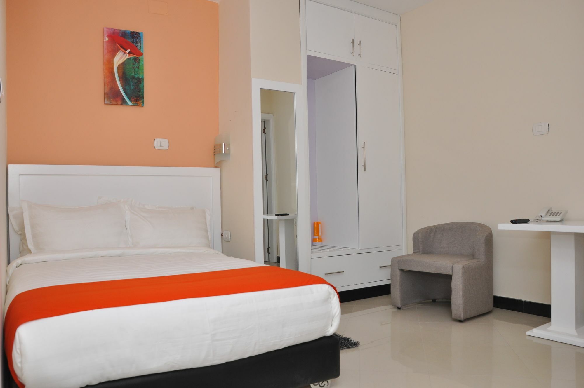 Afro Addis Hotel Apartment Bagian luar foto
